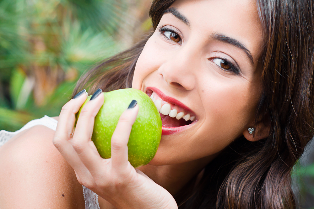 How to Support Healthy Teeth with Diet